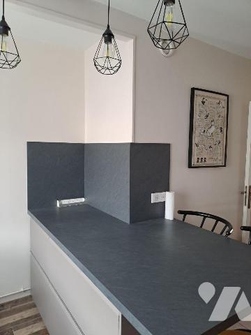 A vendre à LIMOGES (87) très bel ppartement T3 de 82 m2 avec balcon, situé à 5 minutes de la Pl...