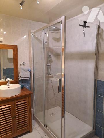 A vendre à LIMOGES (87) très bel ppartement T3 de 82 m2 avec balcon, situé à 5 minutes de la Pl...