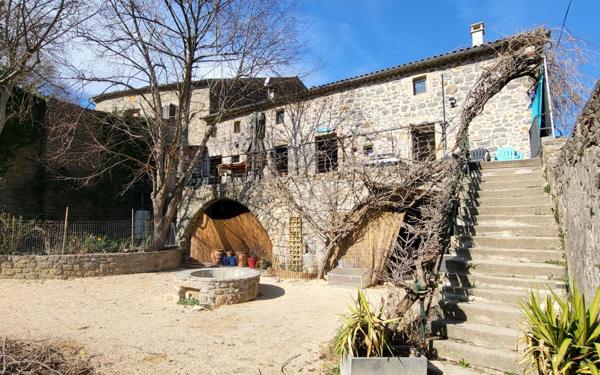 Maison à vendre    5 pièces • 145 m2 Laurac-en-Vivarais