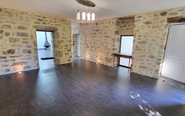 Maison à vendre    5 pièces • 145 m2 Laurac-en-Vivarais