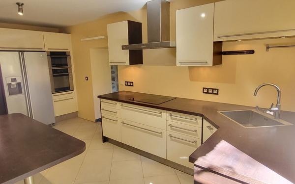 Maison à vendre    5 pièces • 145 m2 Laurac-en-Vivarais