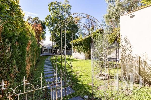 Bordeaux Saint Seurin - Appartement avec jardin de 400m2 et dépendance