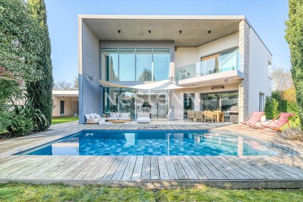 Maison d'exception 7 pièces de 270 m² à Chessy - Prestations haut de gamme