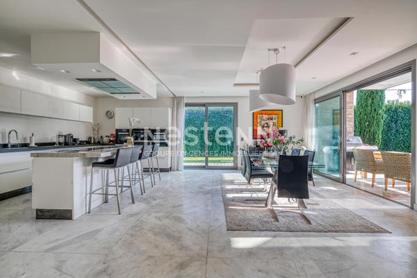 Maison d'exception 7 pièces de 270 m² à Chessy - Prestations haut de gamme