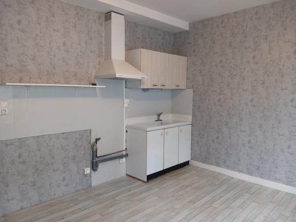 Immeuble en plein centre ville de Ruffec