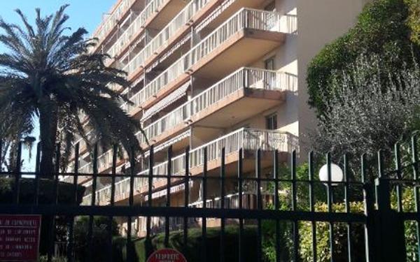 Appartement à louer    2 pièces • 57,89 m2 Nice