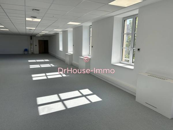 Bureau à vendre 1 pièce de 183 m²