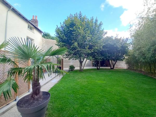 Maison centre-ville - Laval rive droite - 4/5 chambres - jardin - stationnement