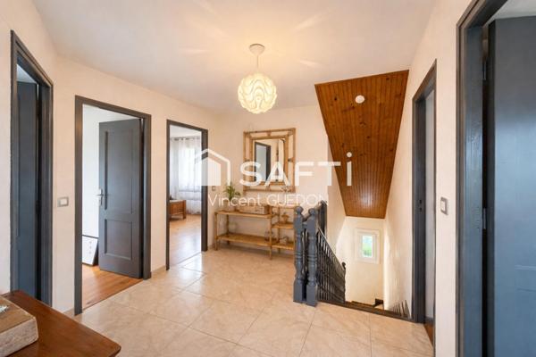 Maison familiale 4 chambres avec piscine