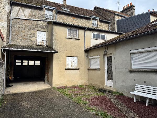 Maison avec jardin, garage et dépendances – Alençon, quartier des Promenades