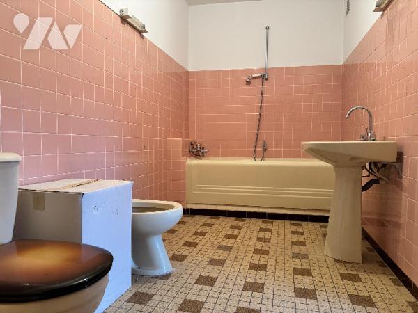 Maison avec jardin, garage et dépendances – Alençon, quartier des Promenades