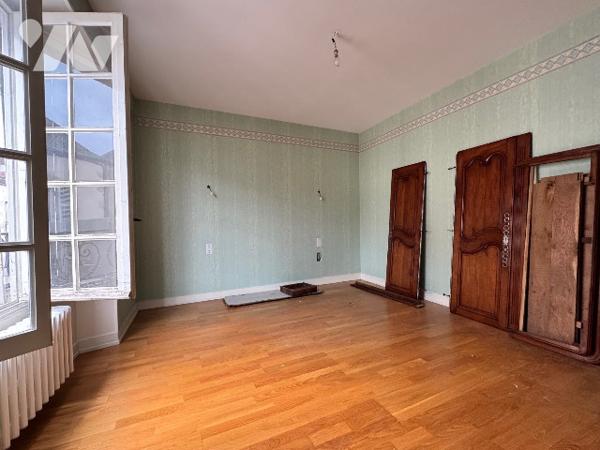 Maison avec jardin, garage et dépendances – Alençon, quartier des Promenades