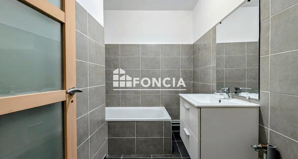 À vendre Appartement 3 pièces 68.69 m² - Sète 34200