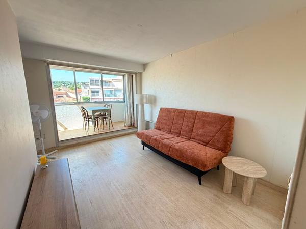 LOCATION DE SEPTEMBRE à JUIN -SETE - CORNICHE - APPARTEMENT T2