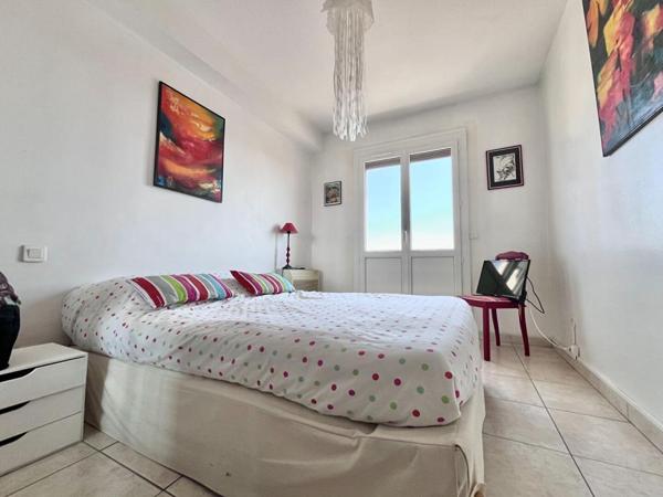 Magnifique appartement T2/T3 de 58 m² au 11 ème étage avec ascenseur d'une belle résidence propre et calme