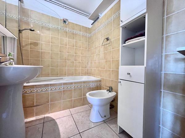 Magnifique appartement T2/T3 de 58 m² au 11 ème étage avec ascenseur d'une belle résidence propre et calme