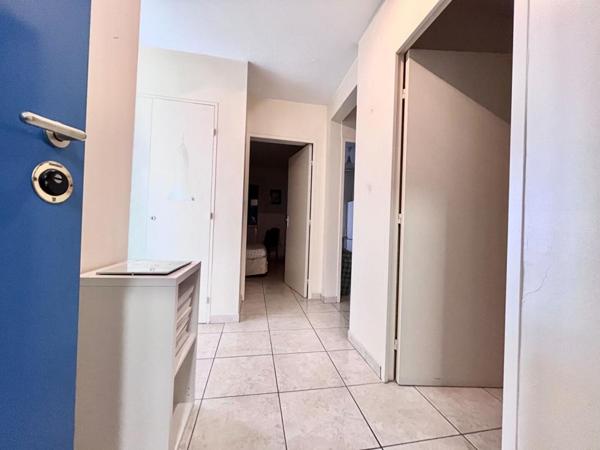 Magnifique appartement T2/T3 de 58 m² au 11 ème étage avec ascenseur d'une belle résidence propre et calme