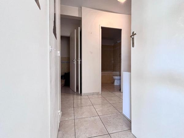 Magnifique appartement T2/T3 de 58 m² au 11 ème étage avec ascenseur d'une belle résidence propre et calme