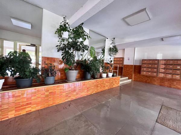 Magnifique appartement T2/T3 de 58 m² au 11 ème étage avec ascenseur d'une belle résidence propre et calme