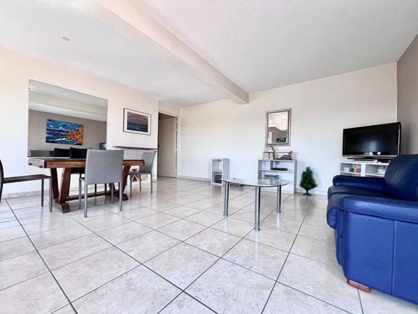 Magnifique appartement T2/T3 de 58 m² au 11 ème étage avec ascenseur d'une belle résidence propre et calme