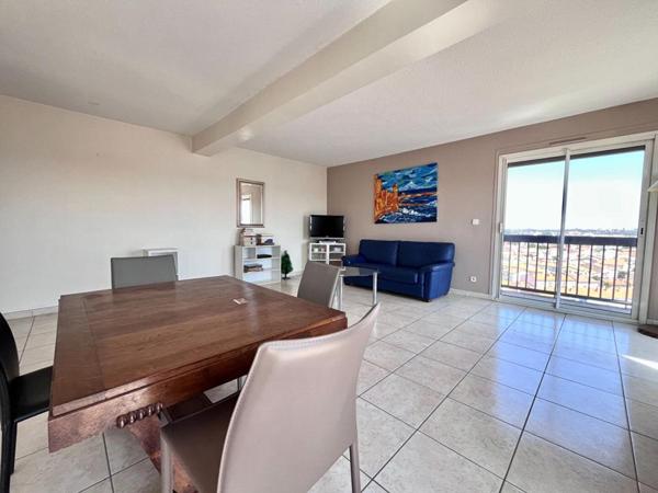 Magnifique appartement T2/T3 de 58 m² au 11 ème étage avec ascenseur d'une belle résidence propre et calme