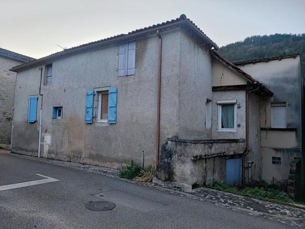 Maison à DOUELLE, 46140 - 4 pièces 130m²