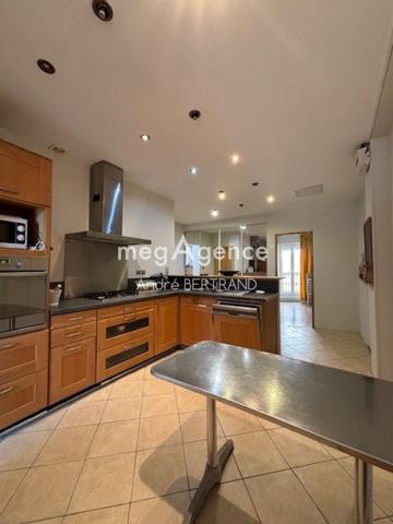 Appartement à BEZIERS, 34500 - 5 pièces 149m²