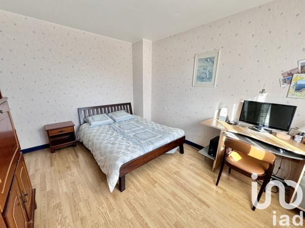 Maison traditionnelle 5 pièces de 149 m² à Sorbiers (42290)