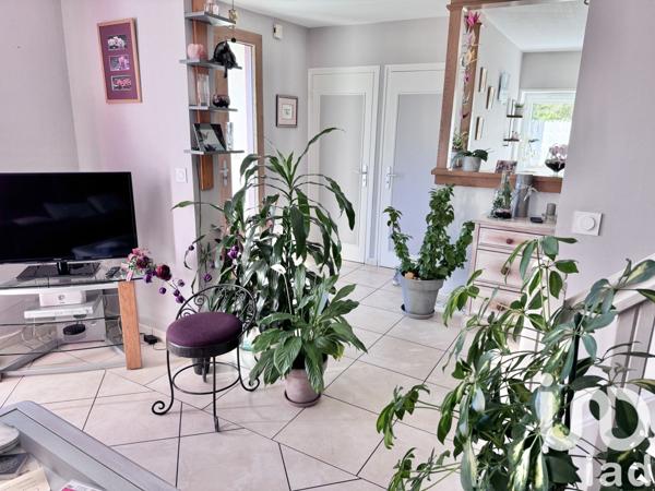 Maison traditionnelle 5 pièces de 149 m² à Sorbiers (42290)