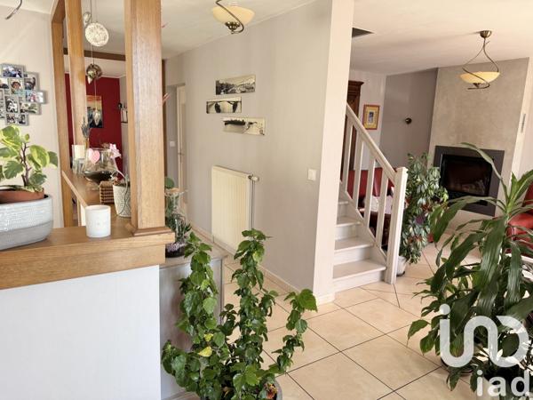 Maison traditionnelle 5 pièces de 149 m² à Sorbiers (42290)