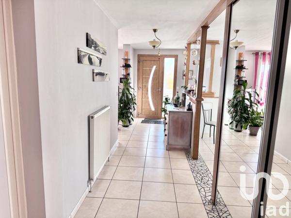 Maison traditionnelle 5 pièces de 149 m² à Sorbiers (42290)