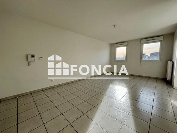 Location Studio 34.9 m² - 37 RUE MATHIEU VARILLE Lyon 69007