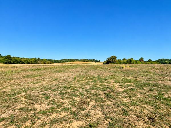 TERRAIN CONSTRUCTIBLE 2497m2 AU CALME - Labourgade (82100)