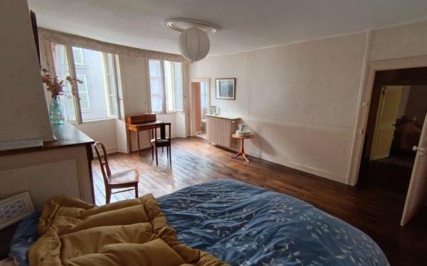 Maison à vendre    5 pièces •  Magnac-Laval