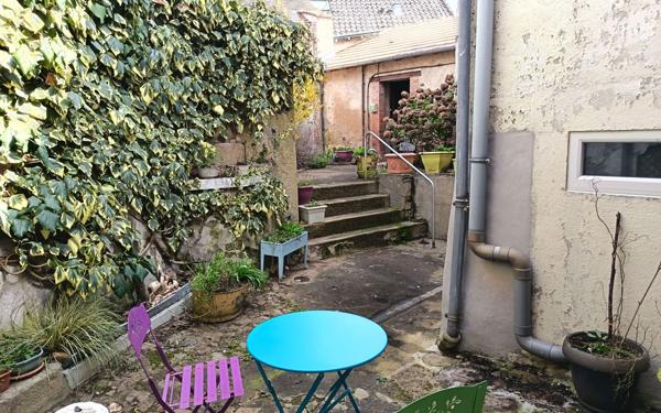 Maison à vendre    5 pièces •  Magnac-Laval