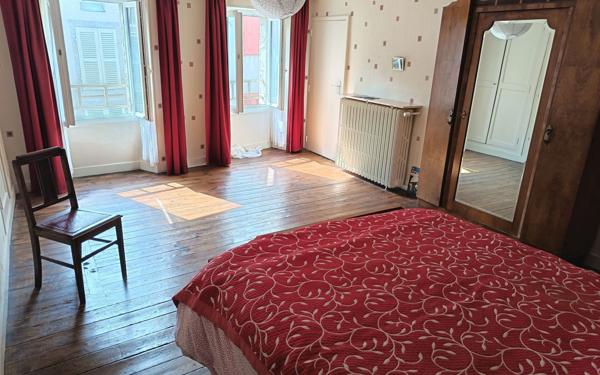 Maison à vendre    5 pièces •  Magnac-Laval