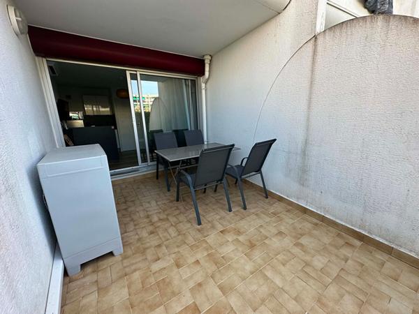 Studio cabine en rez de jardin
