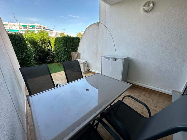 Studio cabine en rez de jardin