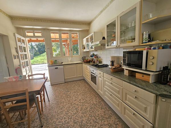 BILLERE 64140, Maison, 6 chambres, bureau, de bonne construction avec jardin