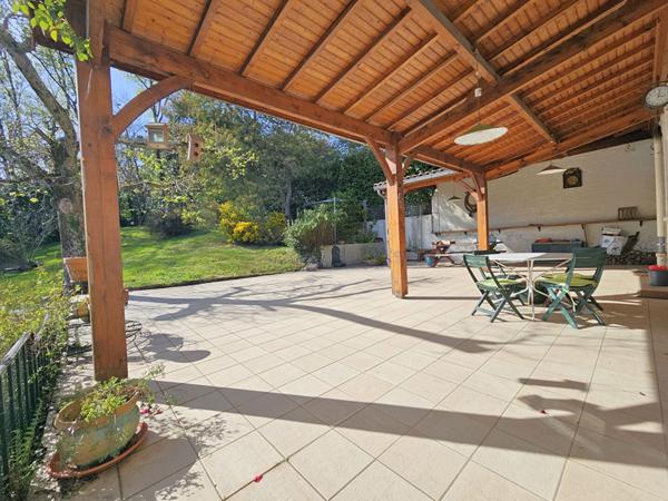 BILLERE 64140, Maison, 6 chambres, bureau, de bonne construction avec jardin