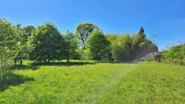 Terrain 2 150,00 m² ORADOUR SUR GLANE - Calme et Campagne