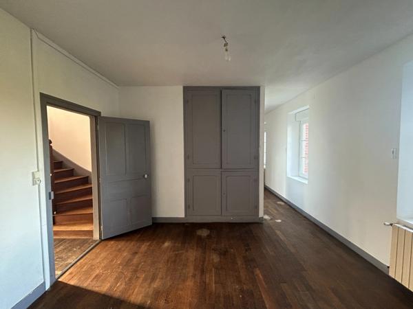 Maison à vendre 6 pièces - dépendances et jardin