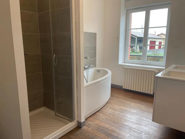 Maison à vendre 6 pièces - dépendances et jardin