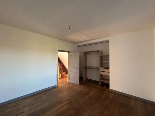 Maison à vendre 6 pièces - dépendances et jardin