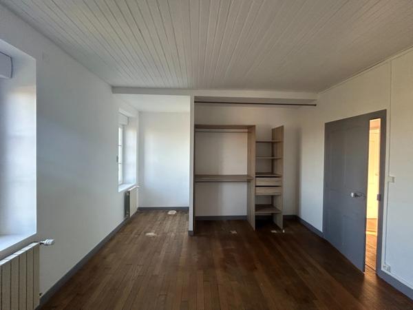 Maison à vendre 6 pièces - dépendances et jardin