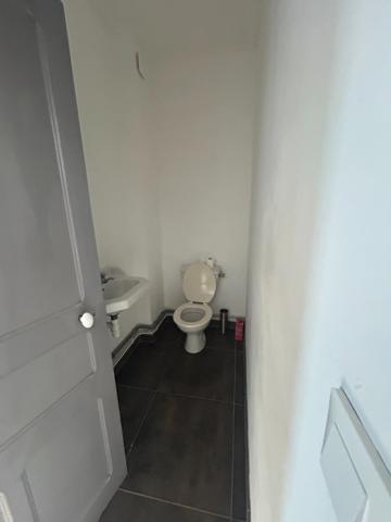 Maison à vendre 6 pièces - dépendances et jardin