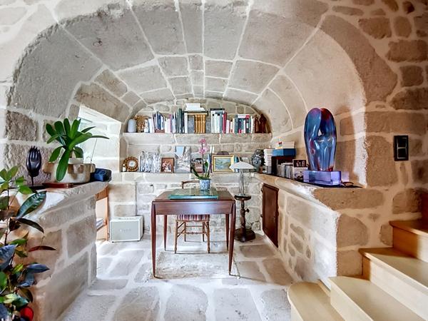 Propriété de charme à vendre à 15 min d'Argentat - Parc paysagé et arboré avec piscine - 4 chambres - Garage - Comble aménageable