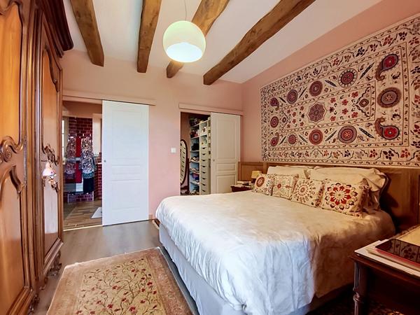 Propriété de charme à vendre à 15 min d'Argentat - Parc paysagé et arboré avec piscine - 4 chambres - Garage - Comble aménageable