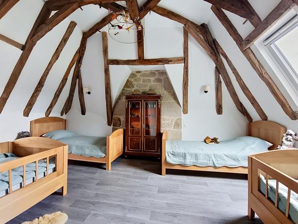 Propriété de charme à vendre à 15 min d'Argentat - Parc paysagé et arboré avec piscine - 4 chambres - Garage - Comble aménageable
