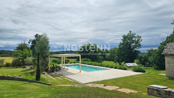 Propriété de charme à vendre à 15 min d'Argentat - Parc paysagé et arboré avec piscine - 4 chambres - Garage - Comble aménageable
